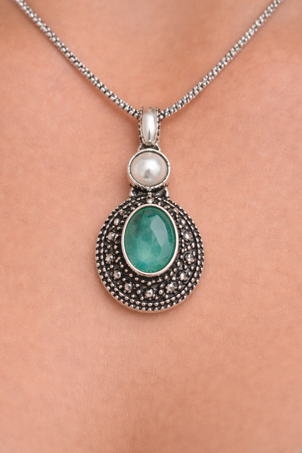 Aarini Aqua Pearl Pendant Set