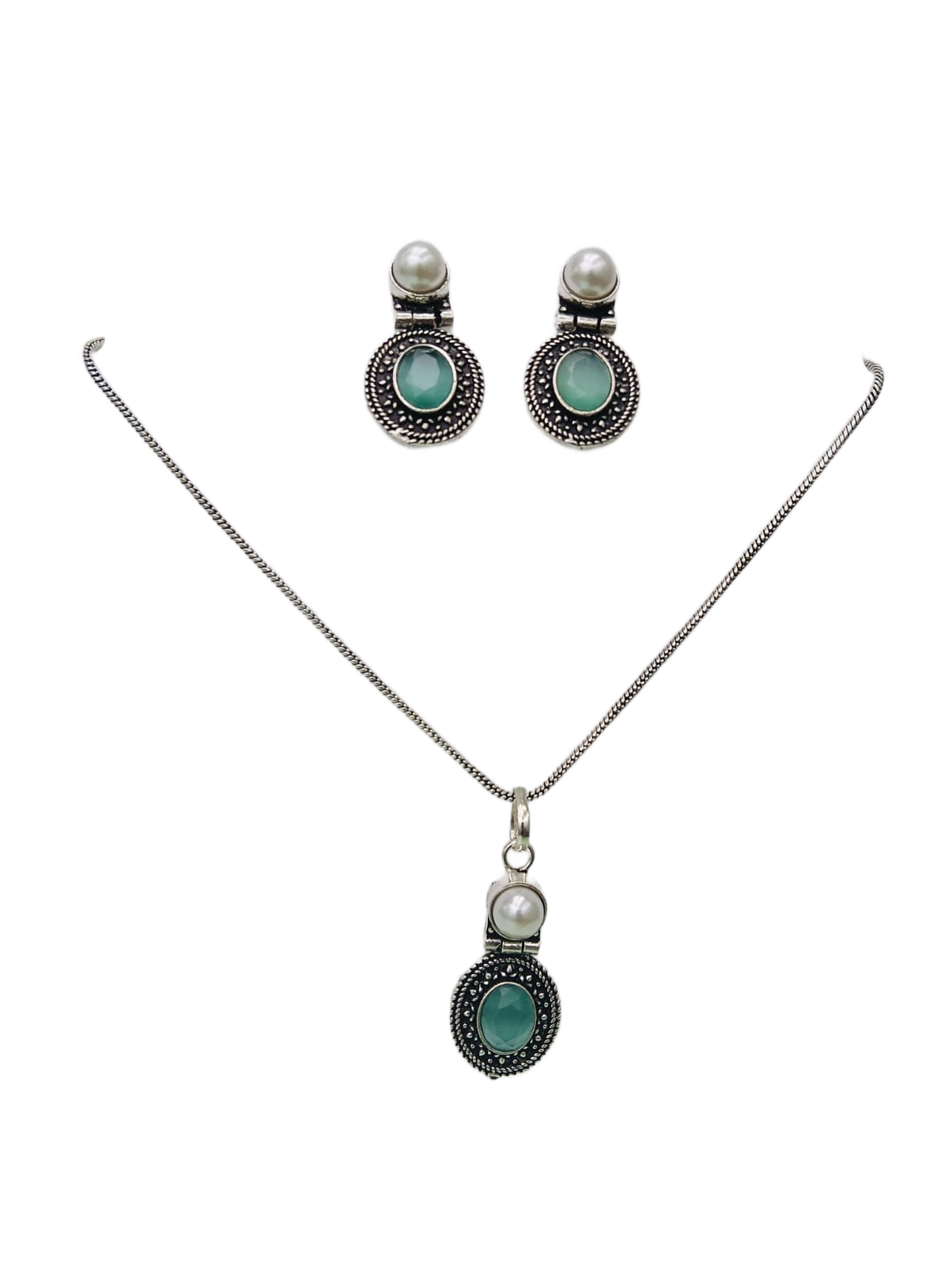 Pearl Stone Set Emerald image 0
